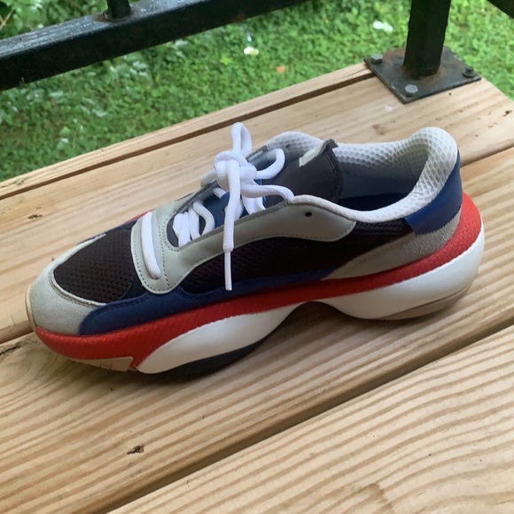 Puma - Picture 4 of 5